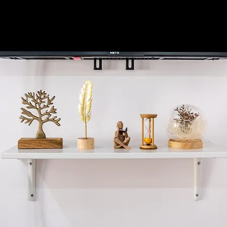 Excellent 2br Flat In Downtown דירה וארנה