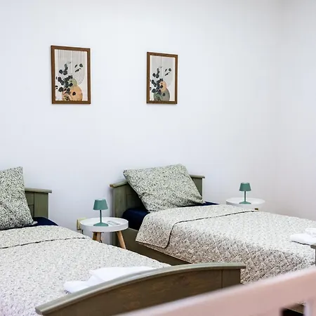 Excellent 2br Flat In Downtown דירה וארנה