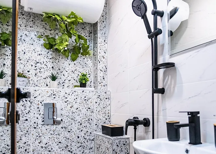 Excellent 2br Flat In Downtown Апартамент *