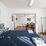 Excellent 2br Flat In Downtown Apartment *