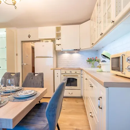 Excellent 2br Flat In Downtown Apartment Varna