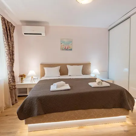 Excellent 2br Flat In Downtown Apartment *