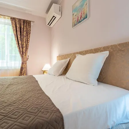Excellent 2br Flat In Downtown Apartment Varna