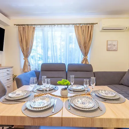 Excellent 2br Flat In Downtown Apartment