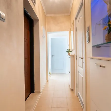 Apartment Excellent 2br Flat In Downtown *