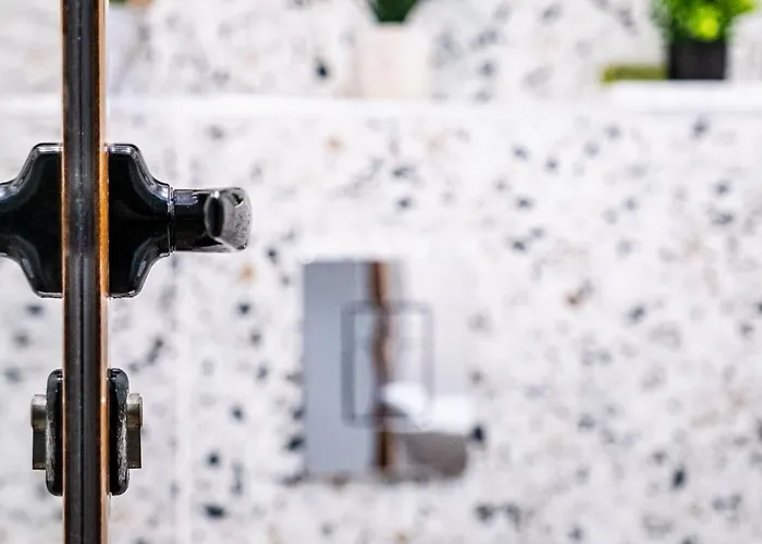 Excellent 2br Flat In Downtown * Warna